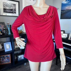 Red 3/4 length sleeve blouse